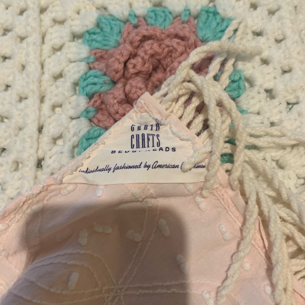 Full size cabinet craft light pink chenille bedspread
